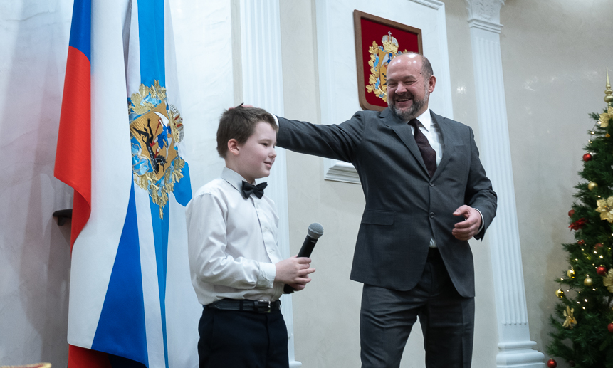 Тимофей Лубенченко прочитал на церемонии стихотворение о семье.